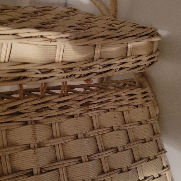 Vintage cream wicker box purse with button closure - Picture 9 of 12